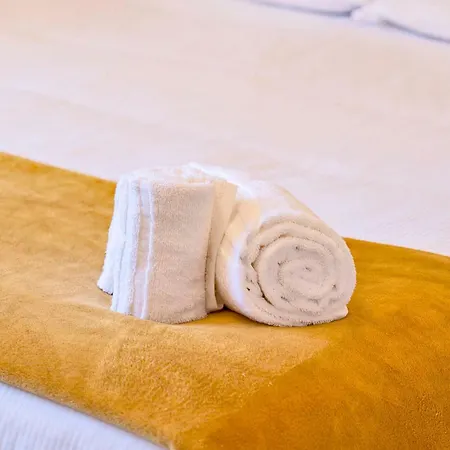 Golden Luxe - 3 A 100 Passi Dal Mare